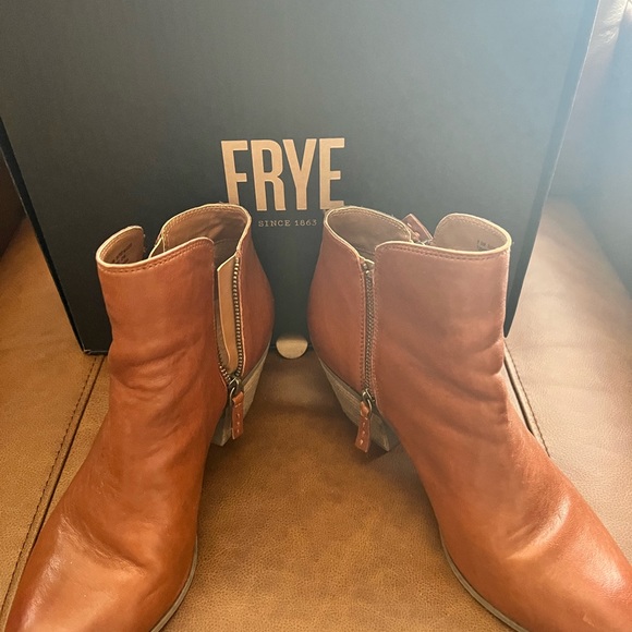 Frye Shoes - Frye zip ankle boot